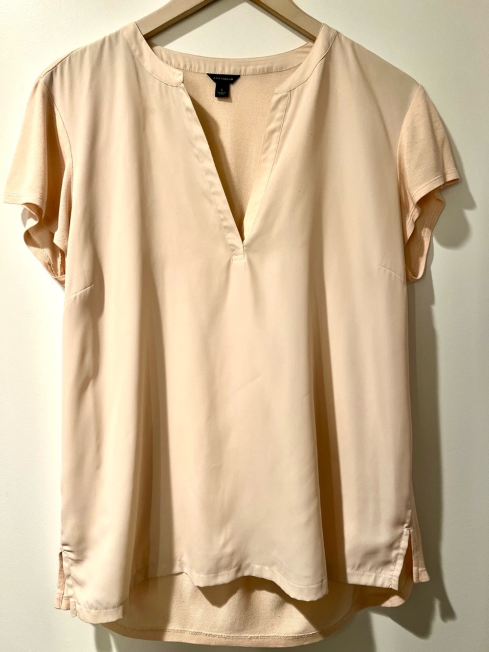 Ann Taylor Blush Split-Neck Short Sleeve Blouse women size L